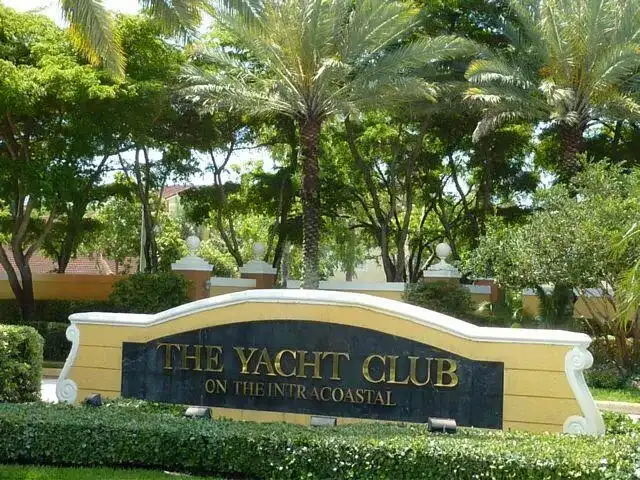 160 YACHT CLUB Way # 211, Hypoluxo FL 33462