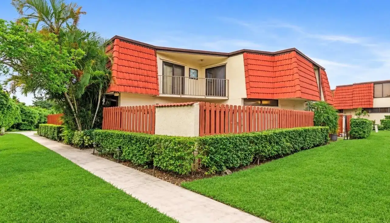 3874 VICTORIA Drive, West Palm Beach FL 33406