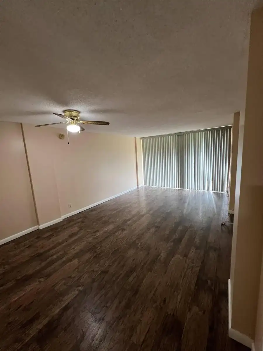 105 ROYAL PARK Drive # 1D, Oakland Park FL 33309