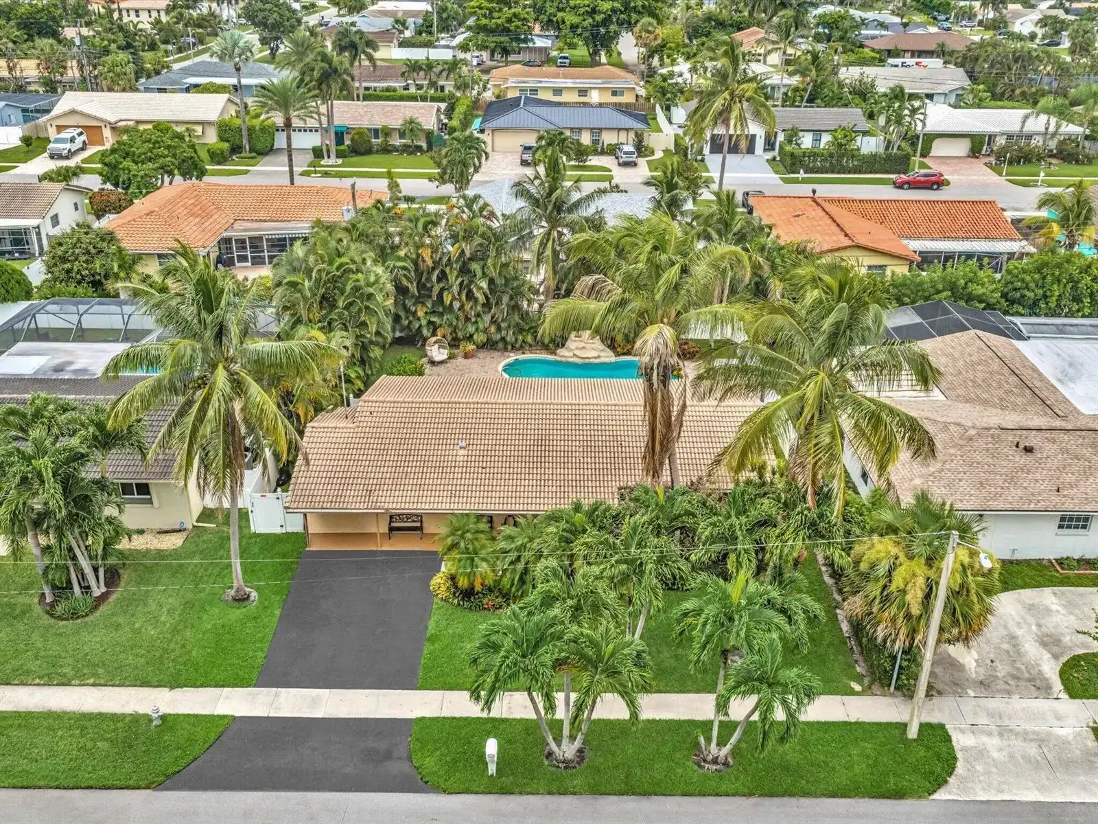 11 FOREST HILLS Lane, Boca Raton FL 33431
