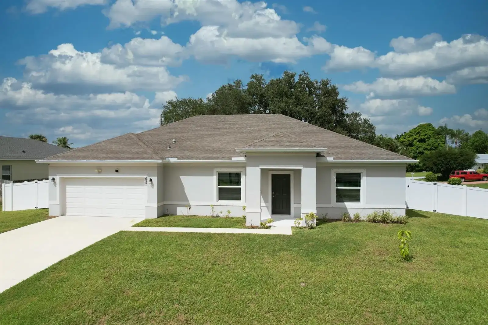 592 SW DAUPHIN Avenue, Port St. Lucie FL 34953