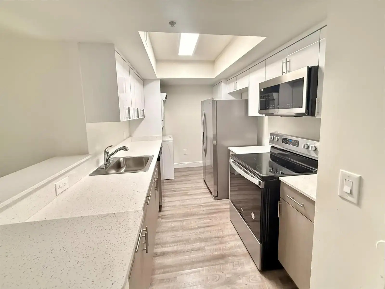 18335 NW 68 Avenue # 611, Hialeah FL 33015