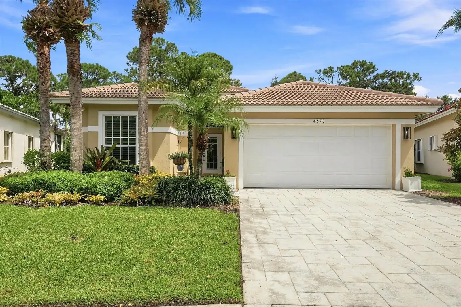 4870 SE Devenwood Way, Stuart FL 34997