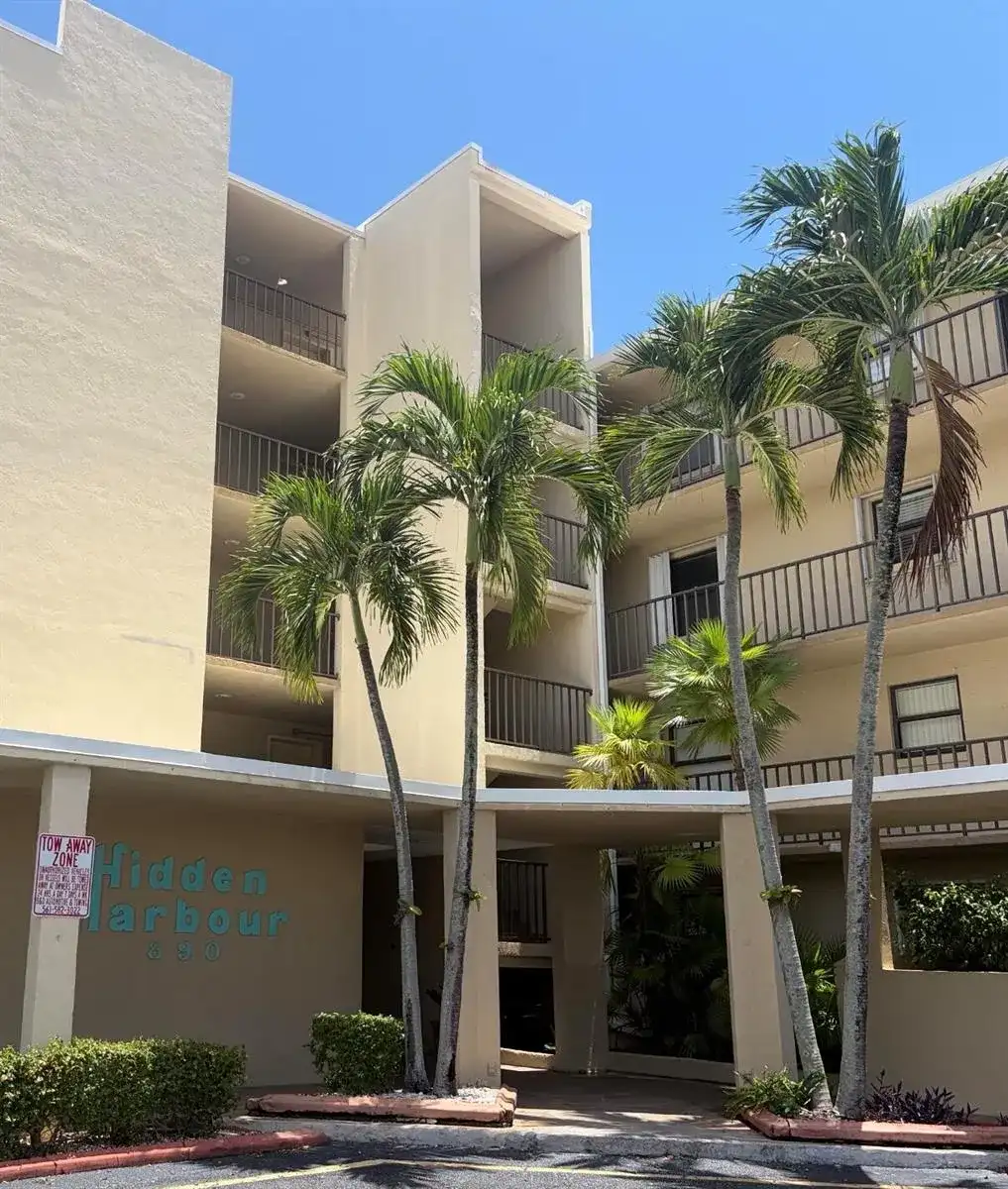 890 N FEDERAL Highway # 311, Lantana FL 33462