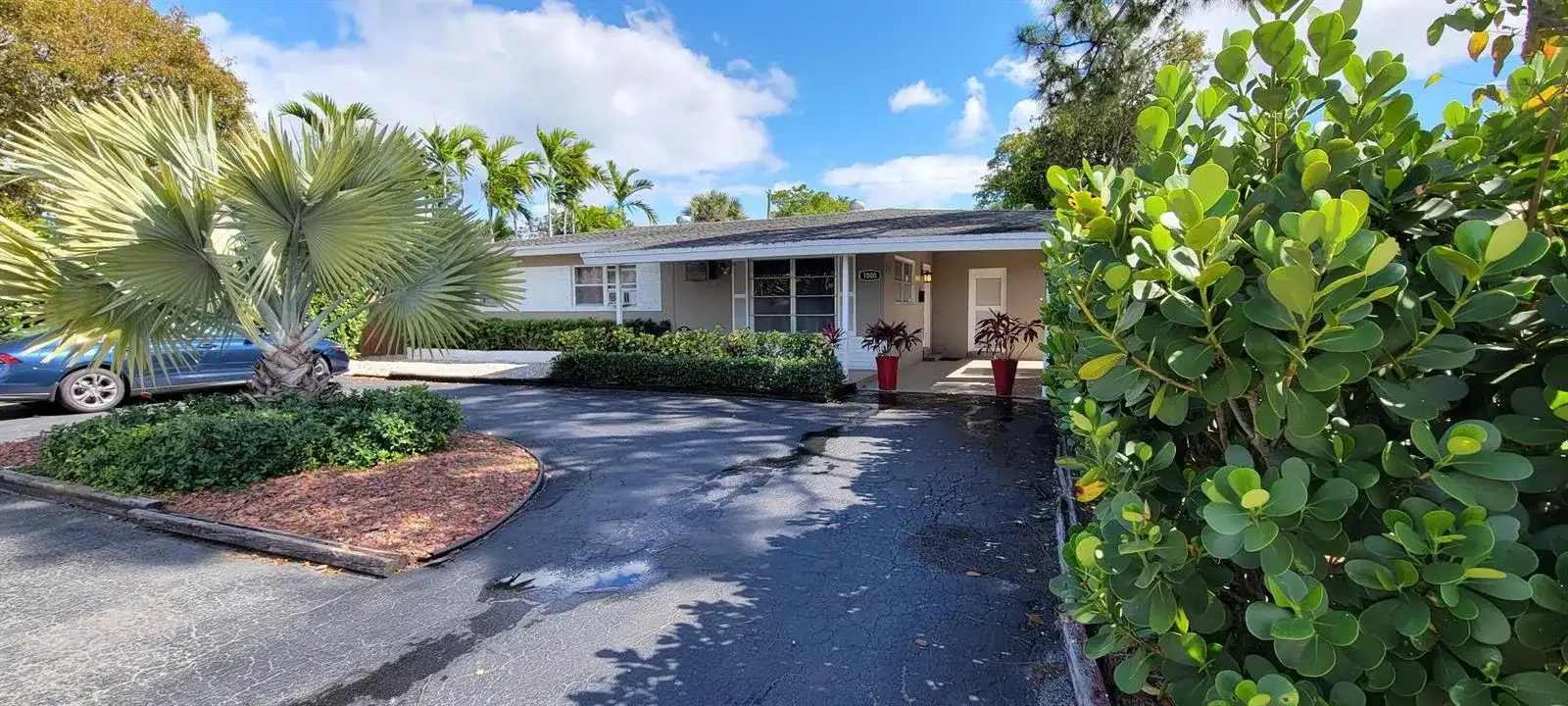1000 NE 17TH Court, Fort Lauderdale FL 33305
