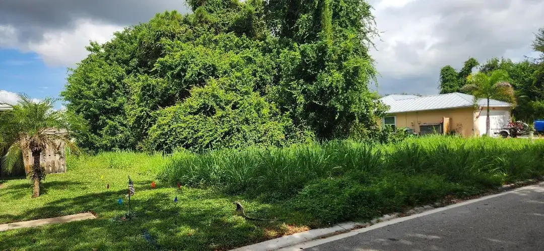 8289 SPICEBUSH Terrace, Port St. Lucie FL 34952