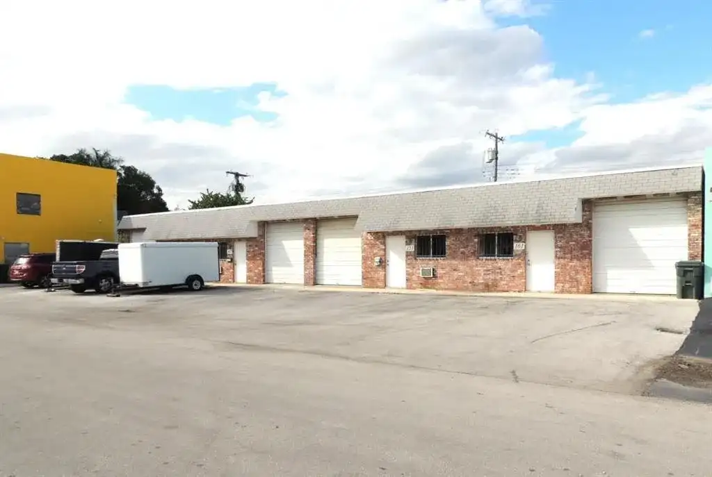 141 NE 32nd Street, Oakland Park FL 33334