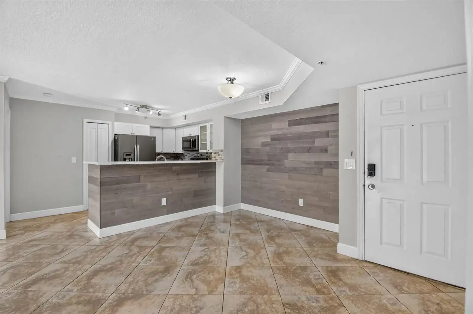 110 YACHT CLUB Way # 103, Hypoluxo FL 33462