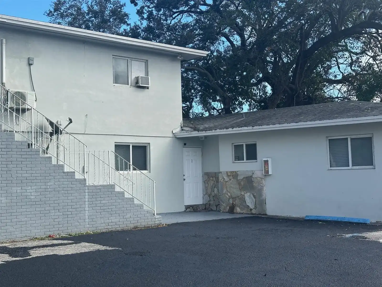 126 NW 8TH Avenue # 1, Dania Beach FL 33004