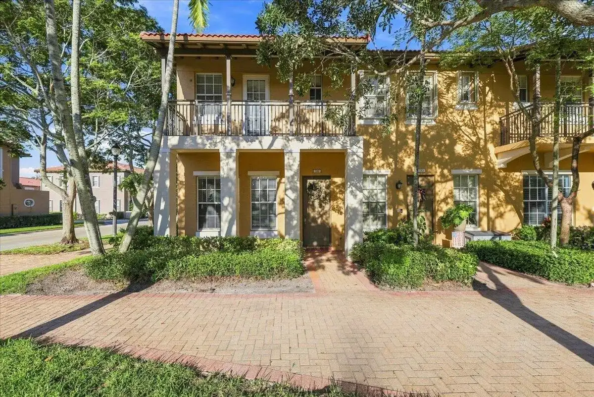 701 SW 147TH Avenue, Pembroke Pines FL 33027