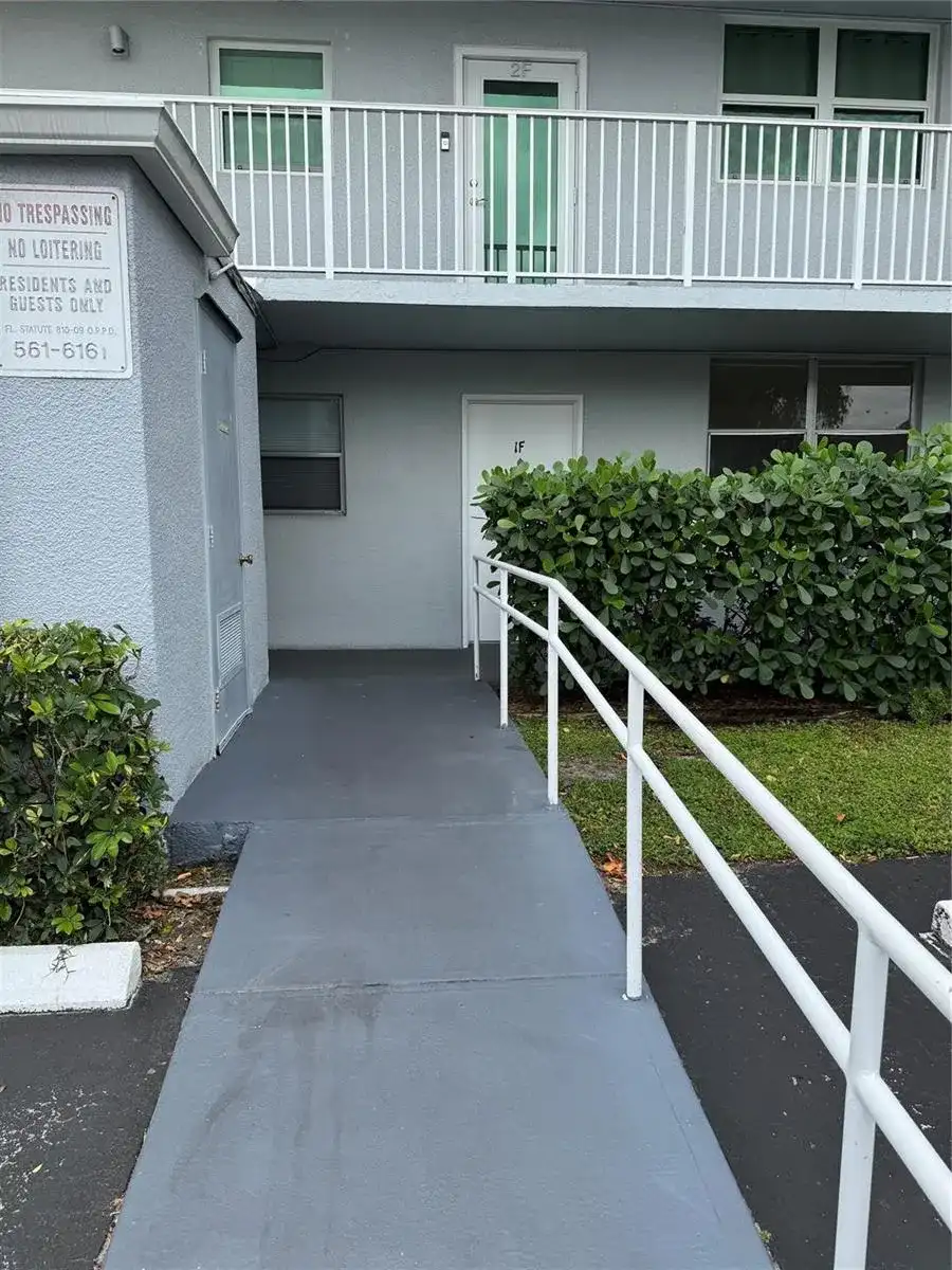 115 ROYAL PARK Drive # 1F, Oakland Park FL 33309