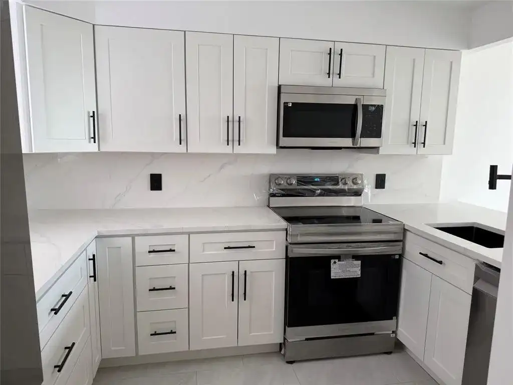 112 ROYAL PARK Drive # 4B, Oakland Park FL 33309