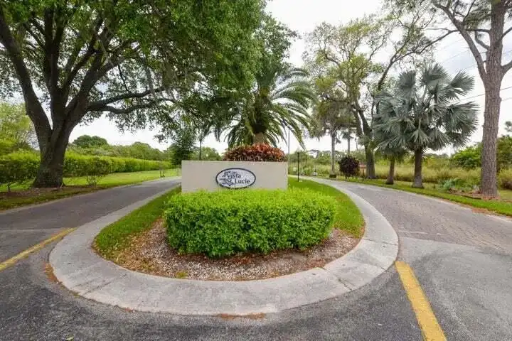 7 LAKE VISTA Trail # 204, Port St. Lucie FL 34952