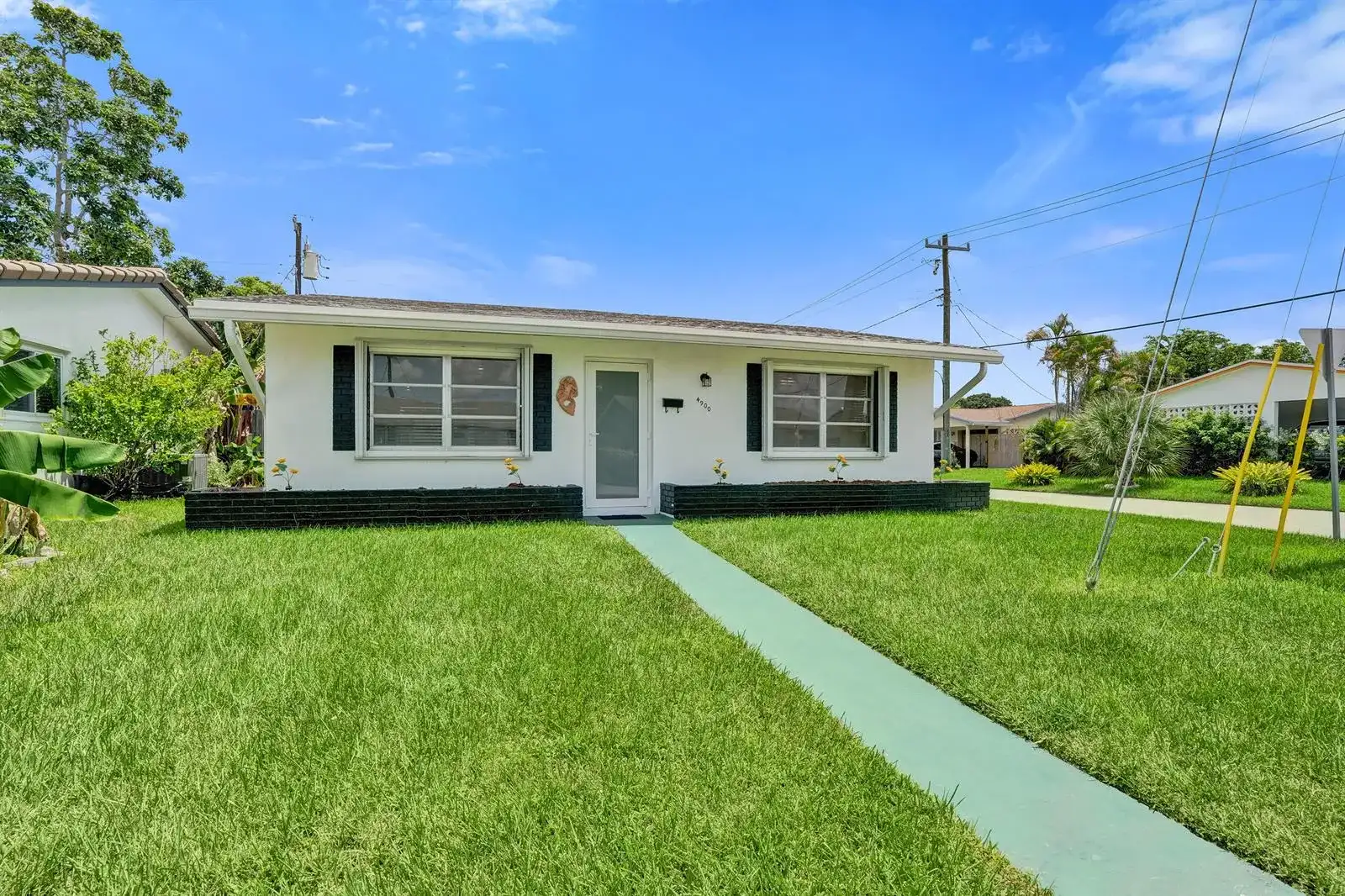 4900 NW 27 Terrace, Tamarac FL 33309
