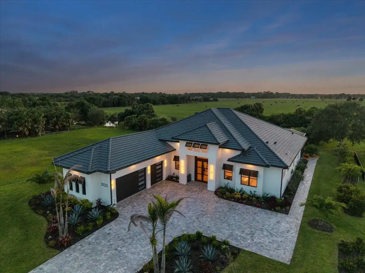 1023 W POLO GROUNDS Drive, Vero Beach FL 32966