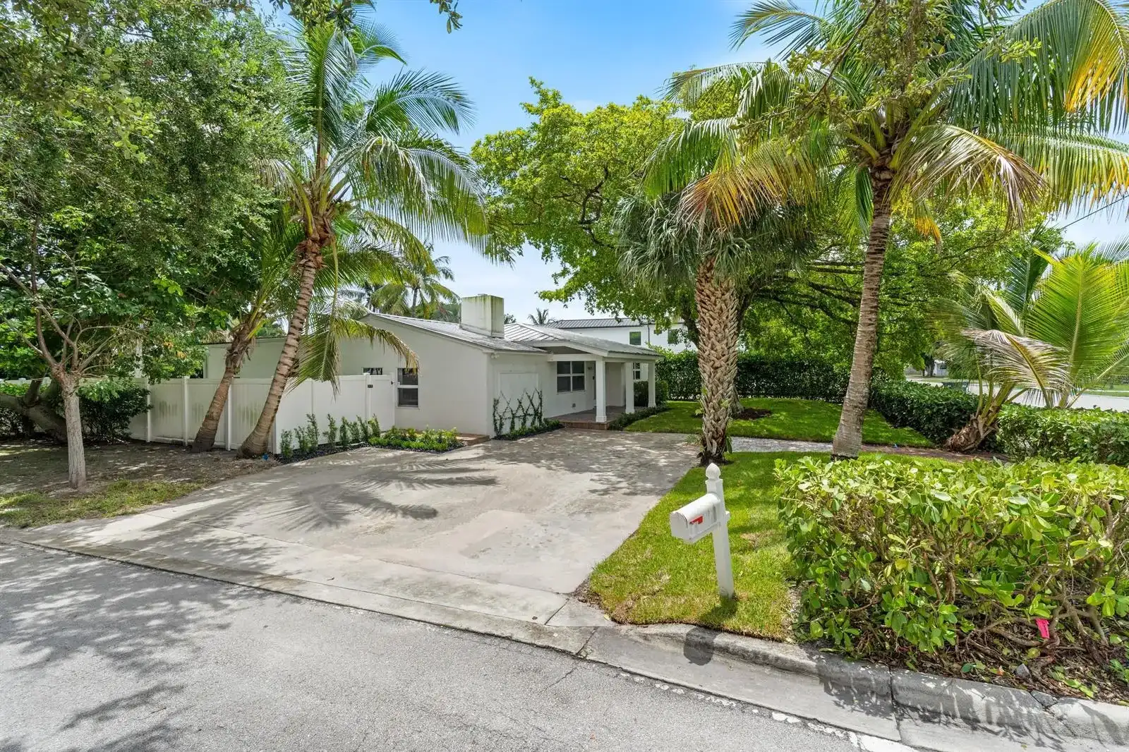 1619 NE 2ND Avenue, Delray Beach FL 33444