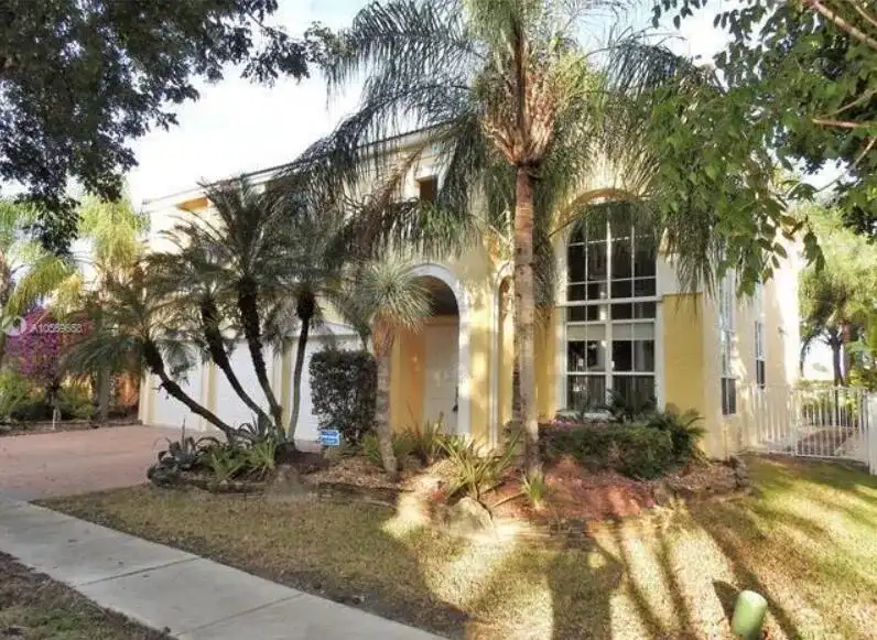 833 SW 167TH Avenue, Pembroke Pines FL 33027