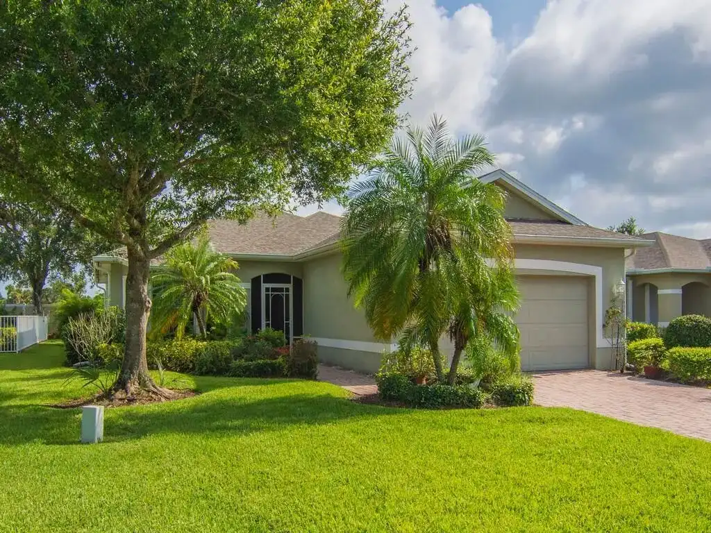 3153 ASHFORD Square, Vero Beach FL 32966