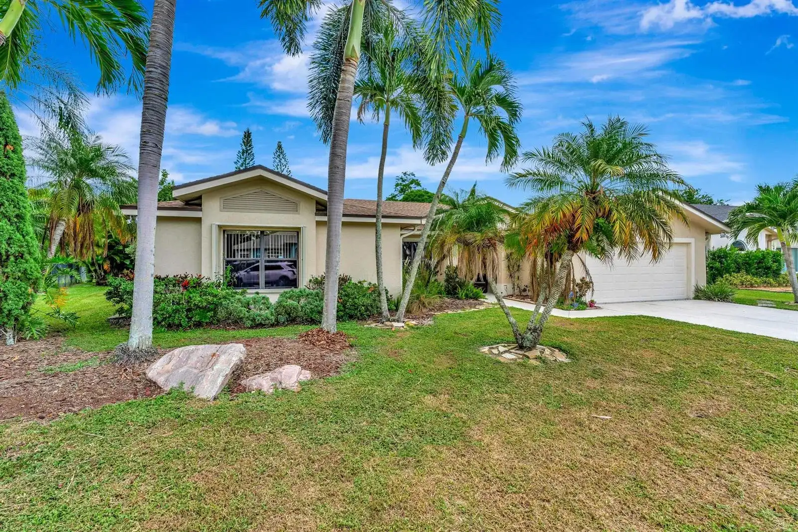 108 Lexington Drive, Royal Palm Beach FL 33411