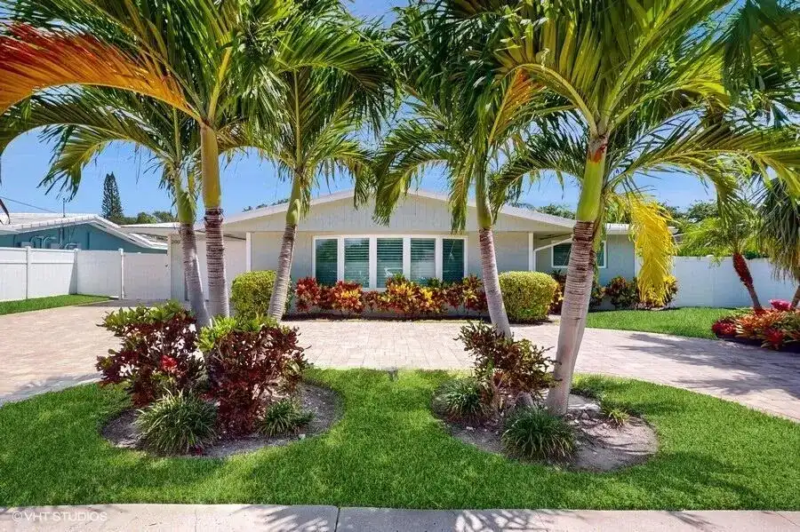 200 SW 6th Avenue, Boca Raton FL 33486