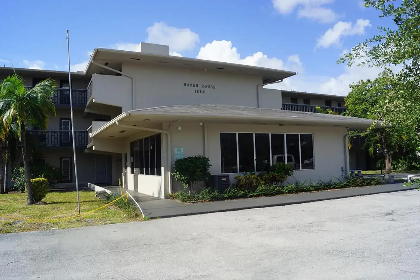 1250 E SAMPLE Road # 303, Pompano Beach FL 33064