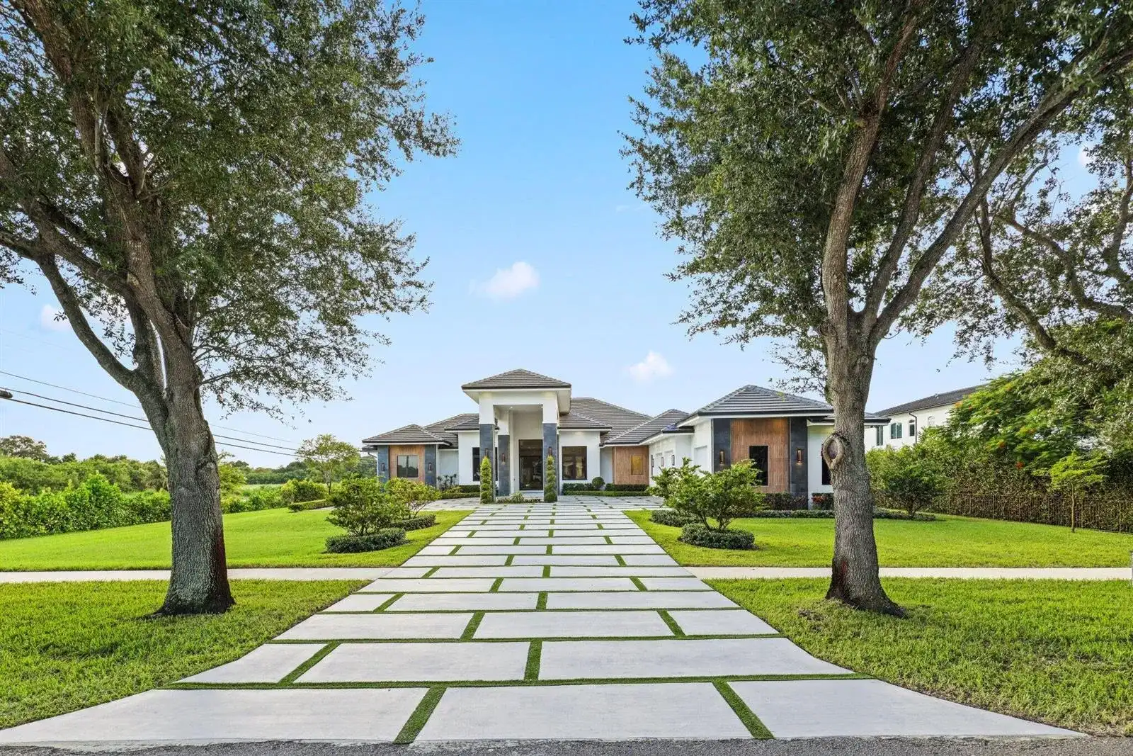 13600 PINE MEADOW Court, Davie FL 33325