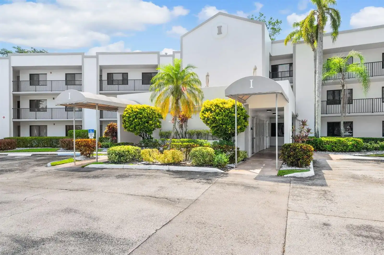 10837 W CLAIRMONT Circle # 208, Tamarac FL 33321