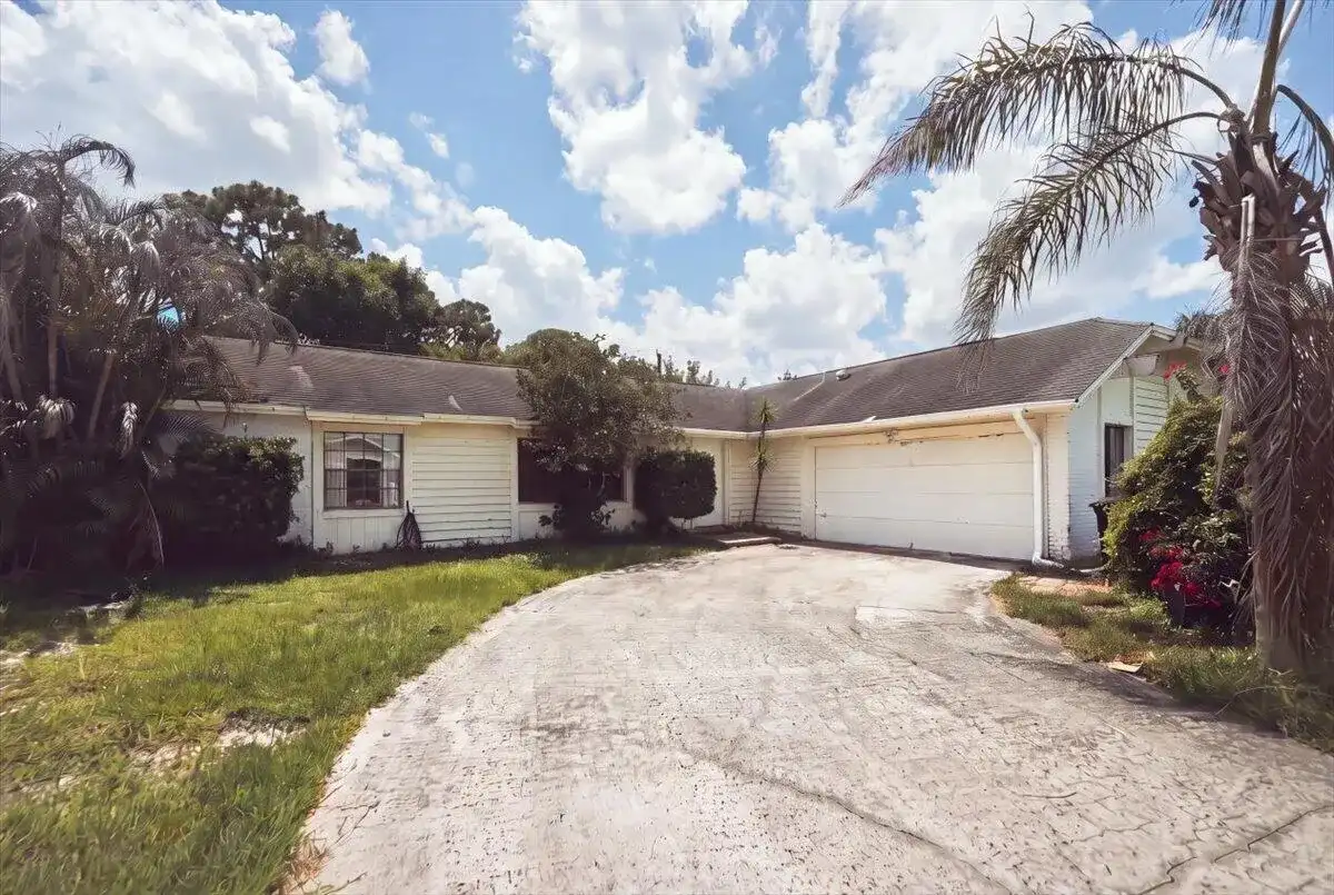 1646 SE HOLIDAY Road, Port St. Lucie FL 34952