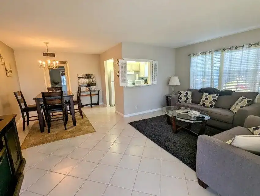 240 SHEFFIELD J, West Palm Beach FL 33417