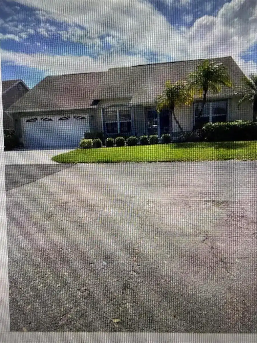 382 NW SHERRY Lane, Port St. Lucie FL 34986