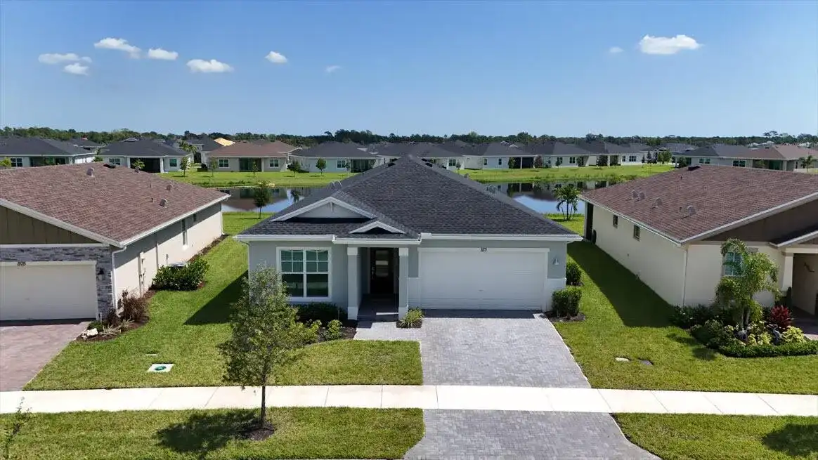 1113 SE CROSSWOOD Way, Port St. Lucie FL 34984