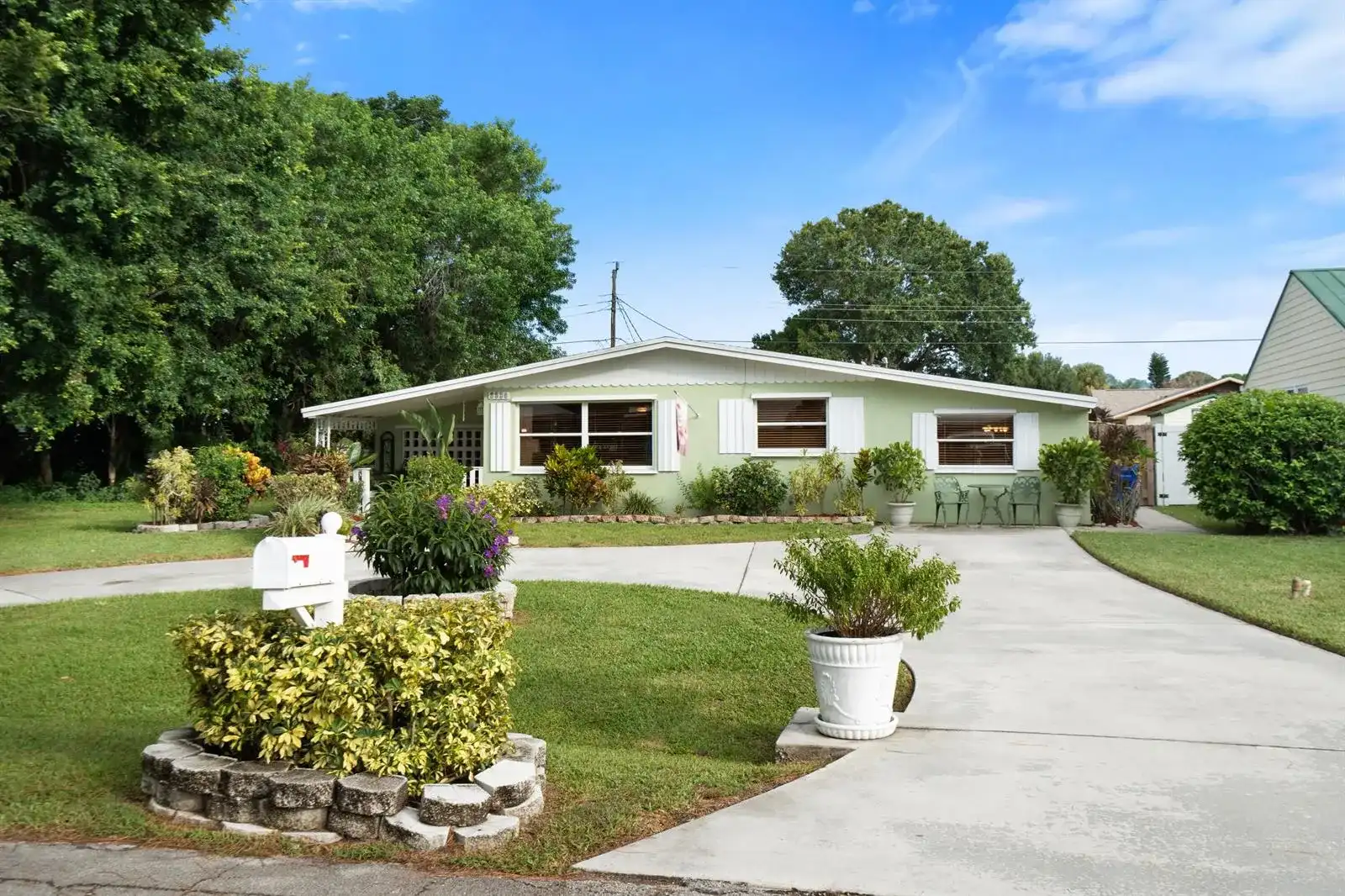 2330 SE Madison Street, Stuart FL 34997