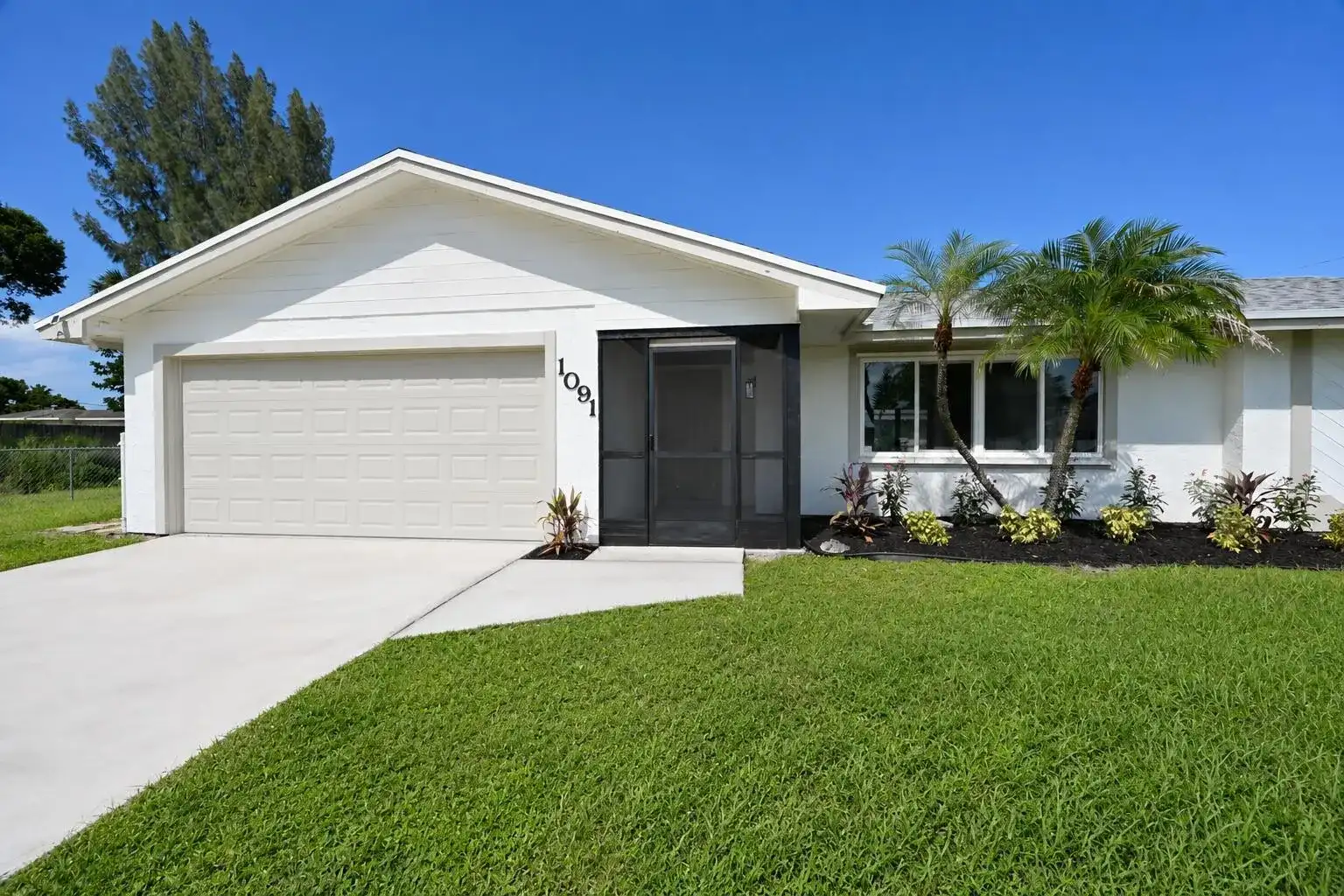 1091 SE Preston Lane, Port St. Lucie FL 34983
