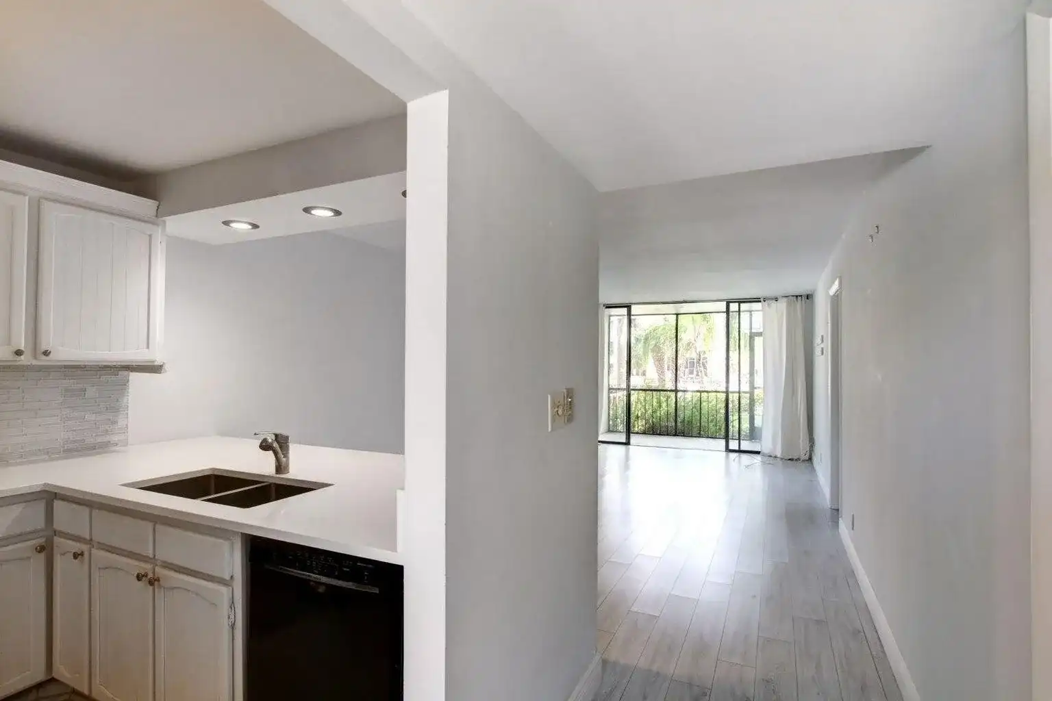 11 ROYAL PALM Way # 1040, Boca Raton FL 33432