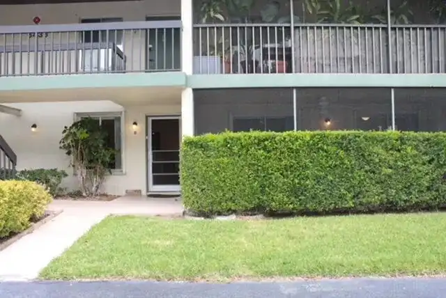 6436 CHASEWOOD Drive # B, Jupiter FL 33458