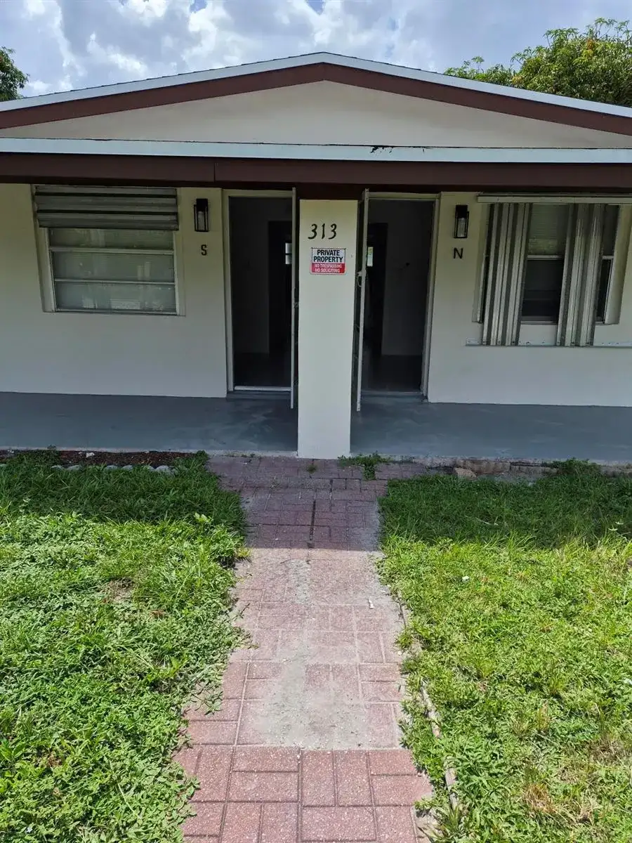 313 SW 1st Terrace, Deerfield Beach FL 33441