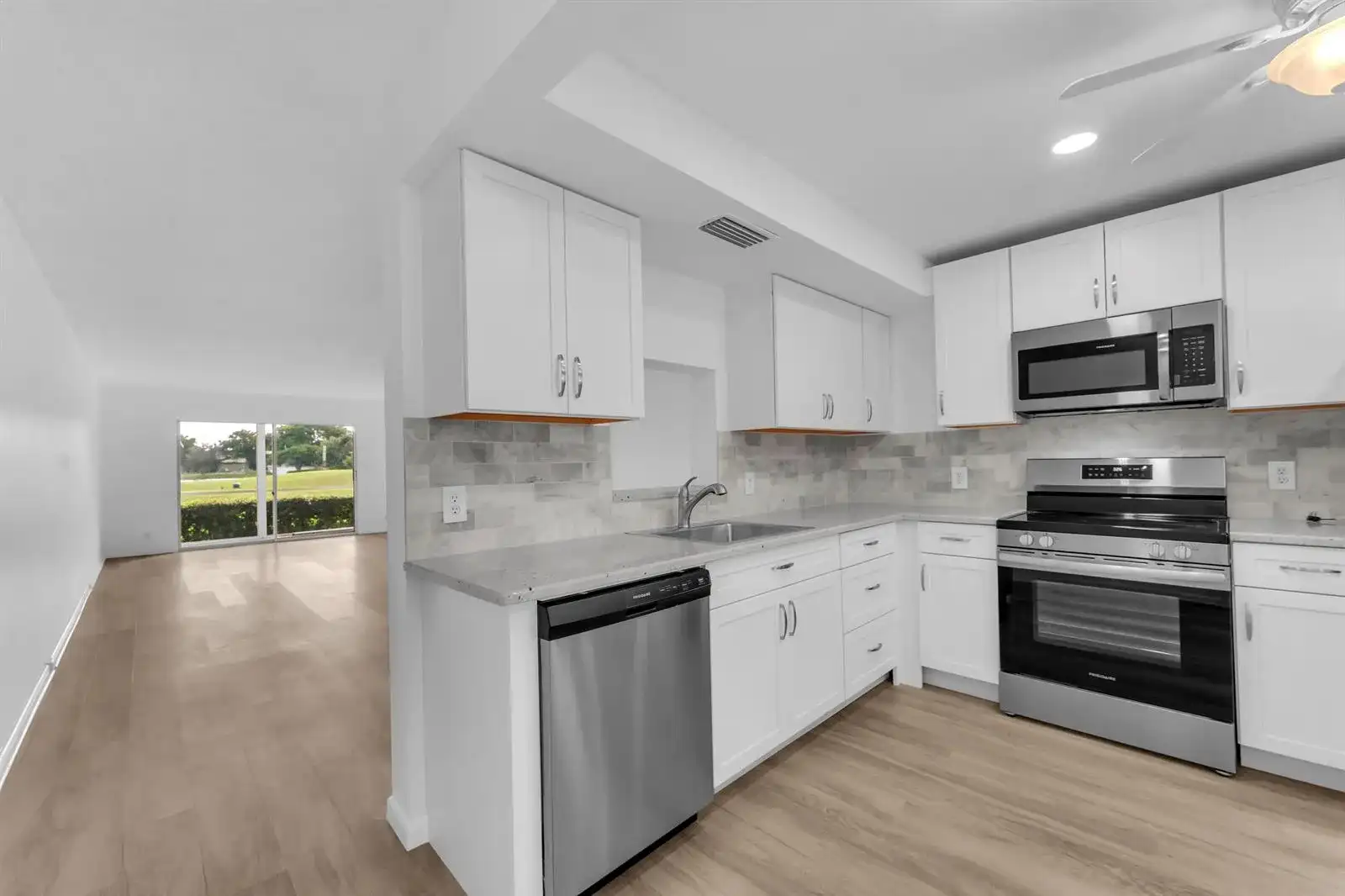 3003 PORTOFINO Isle # K1, Coconut Creek FL 33066