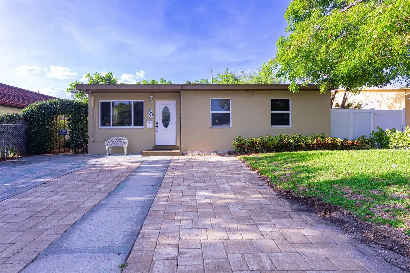 429 SUMMA Street, West Palm Beach FL 33405