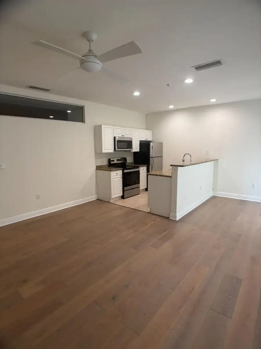 150 SE 3RD Avenue # 13, Miami FL 33131