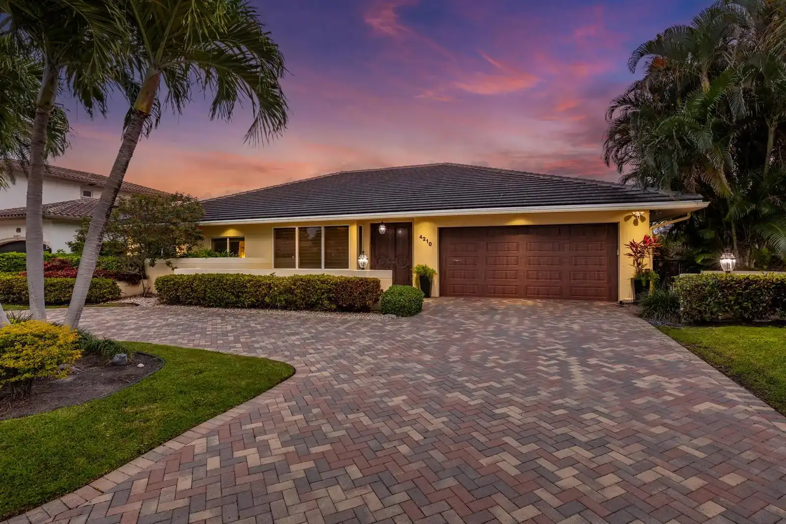 4210 NE 23rd Avenue, Lighthouse Point FL 33064