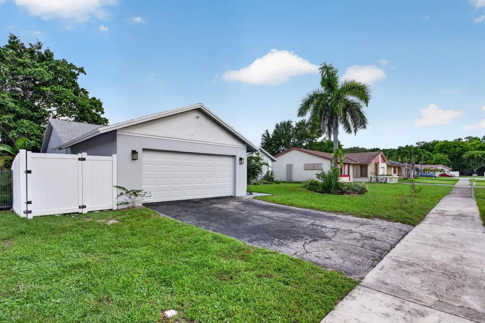 4950 SW 11th Circle, Margate FL 33068