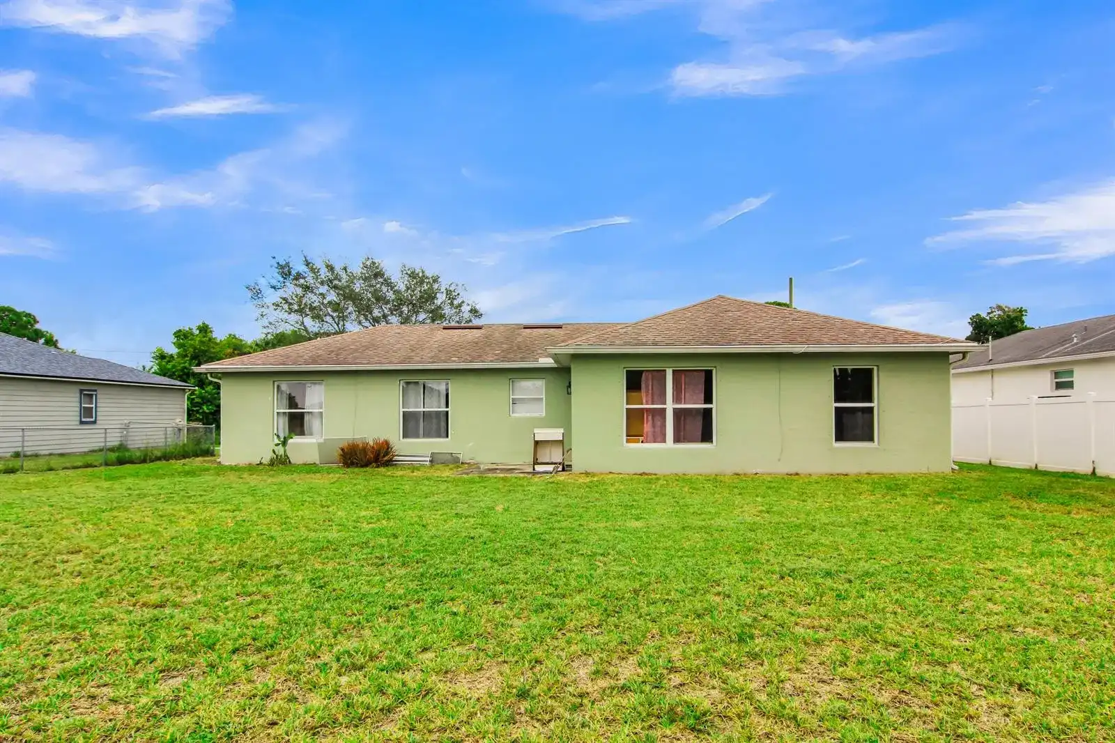 1002 SW ROMAINE Lane, Port St. Lucie FL 34953