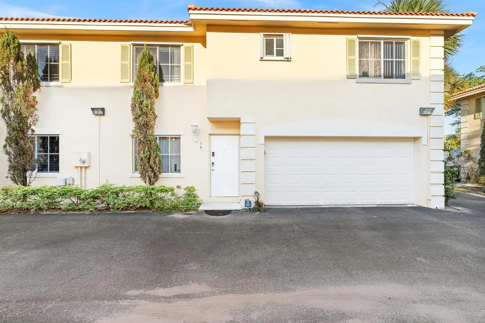 190 SE 2nd Street, Deerfield Beach FL 33441