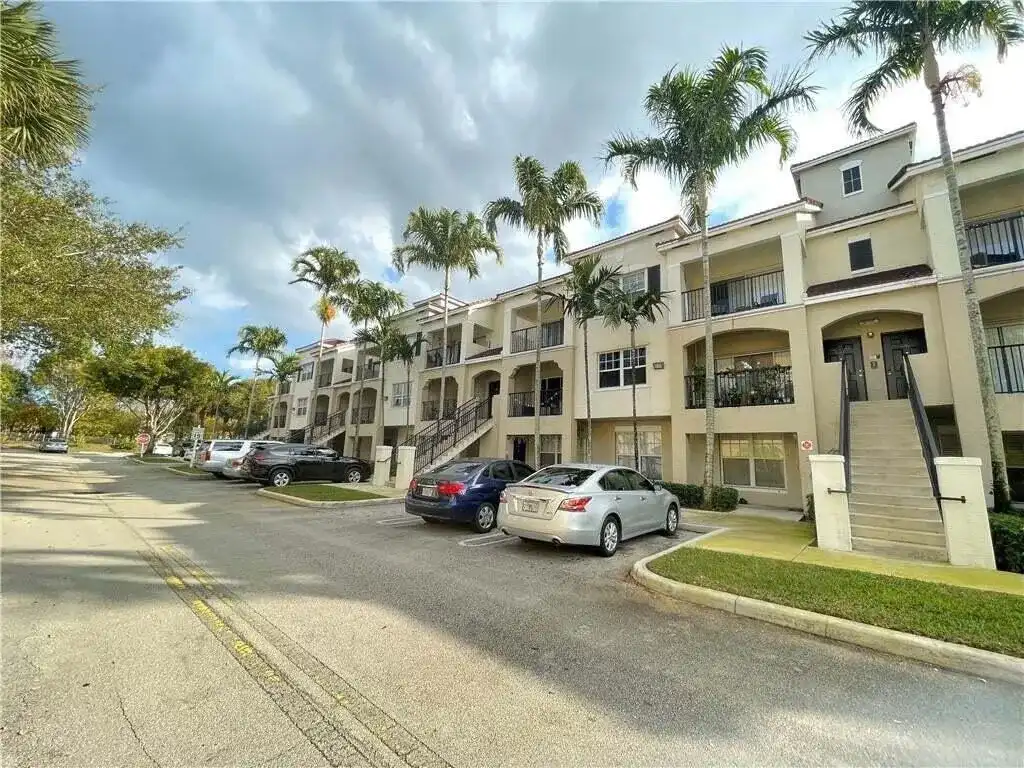 5820 W Sample Road # 305, Coral Springs FL 33063