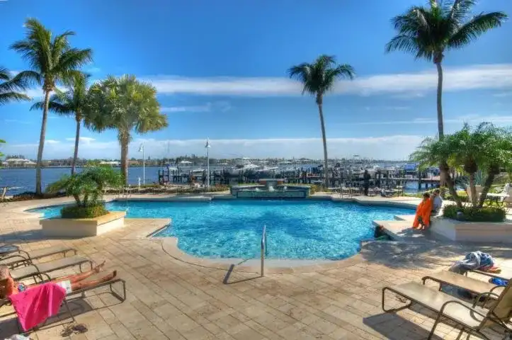 123 Yacht Club Way # 102, Hypoluxo FL 33462