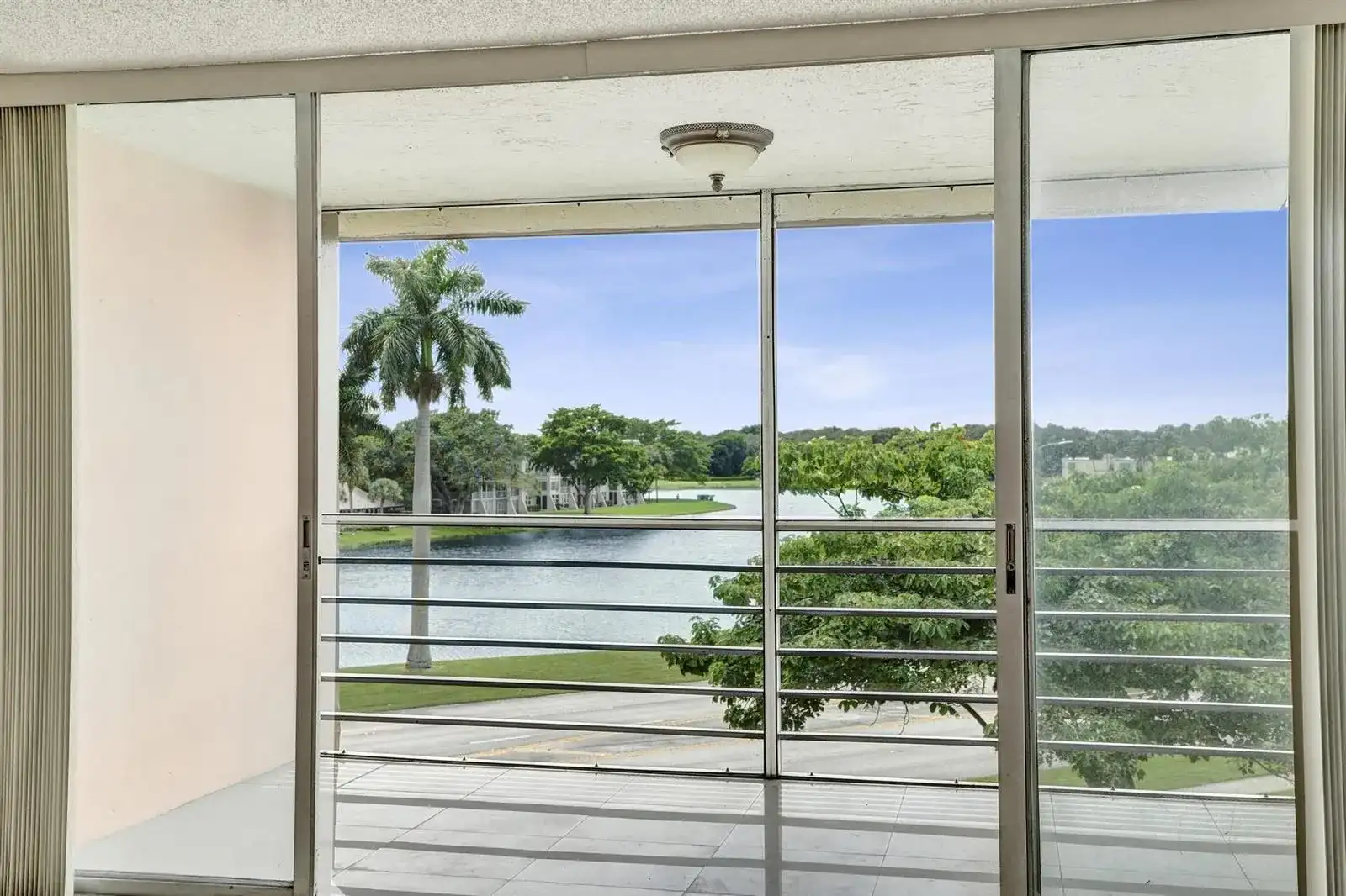 9480 Tangerine Place # 402, Davie FL 33324