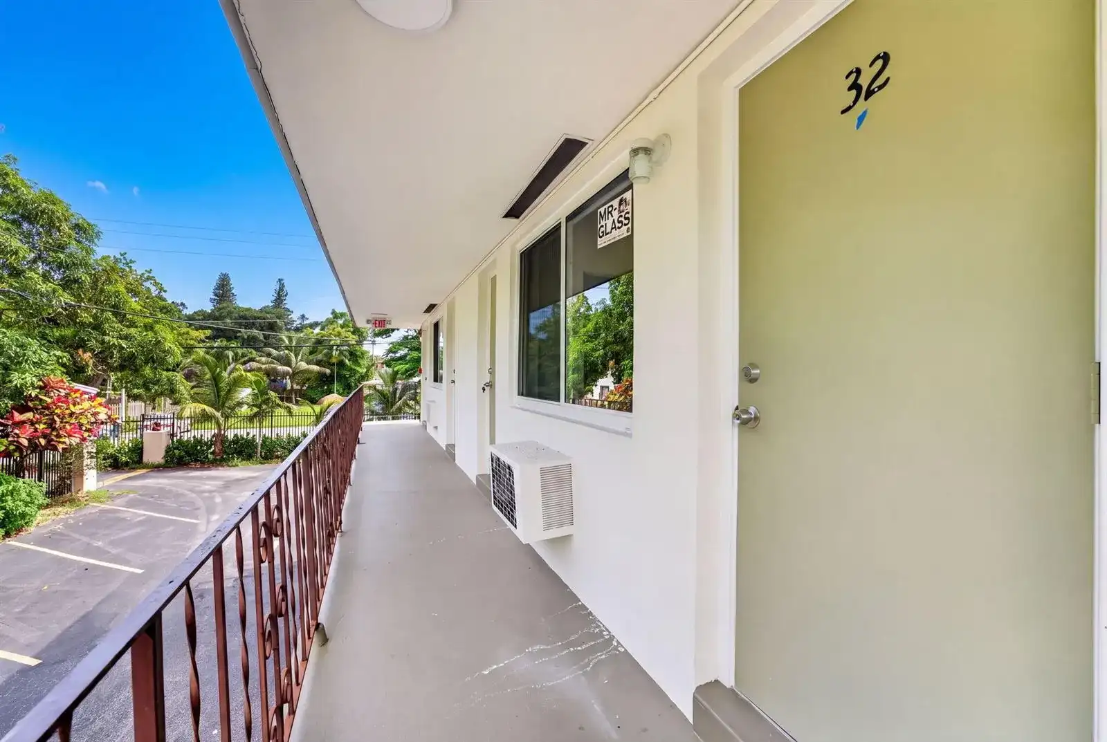 60 NW 79TH Street # 32, Miami FL 33150