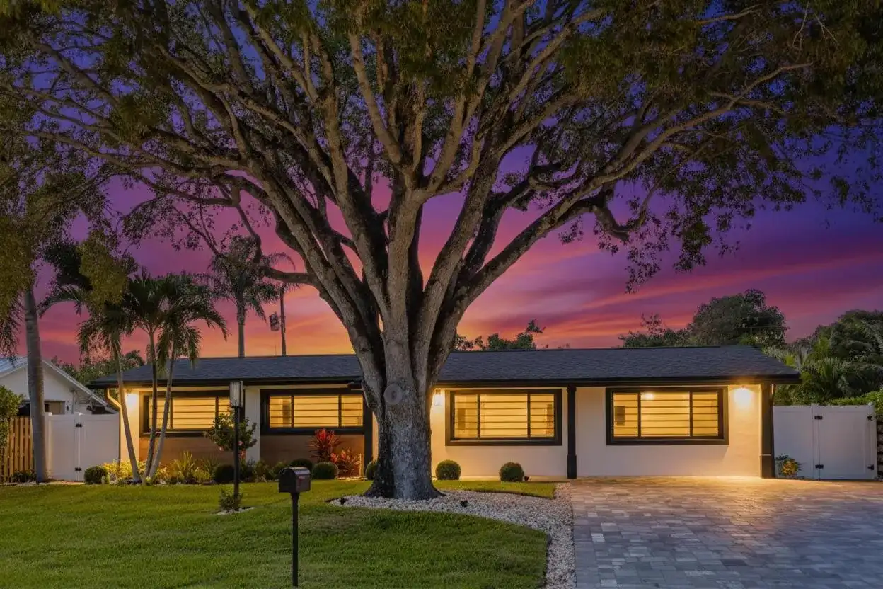 415 PITTSBURGH Drive, Jupiter FL 33458