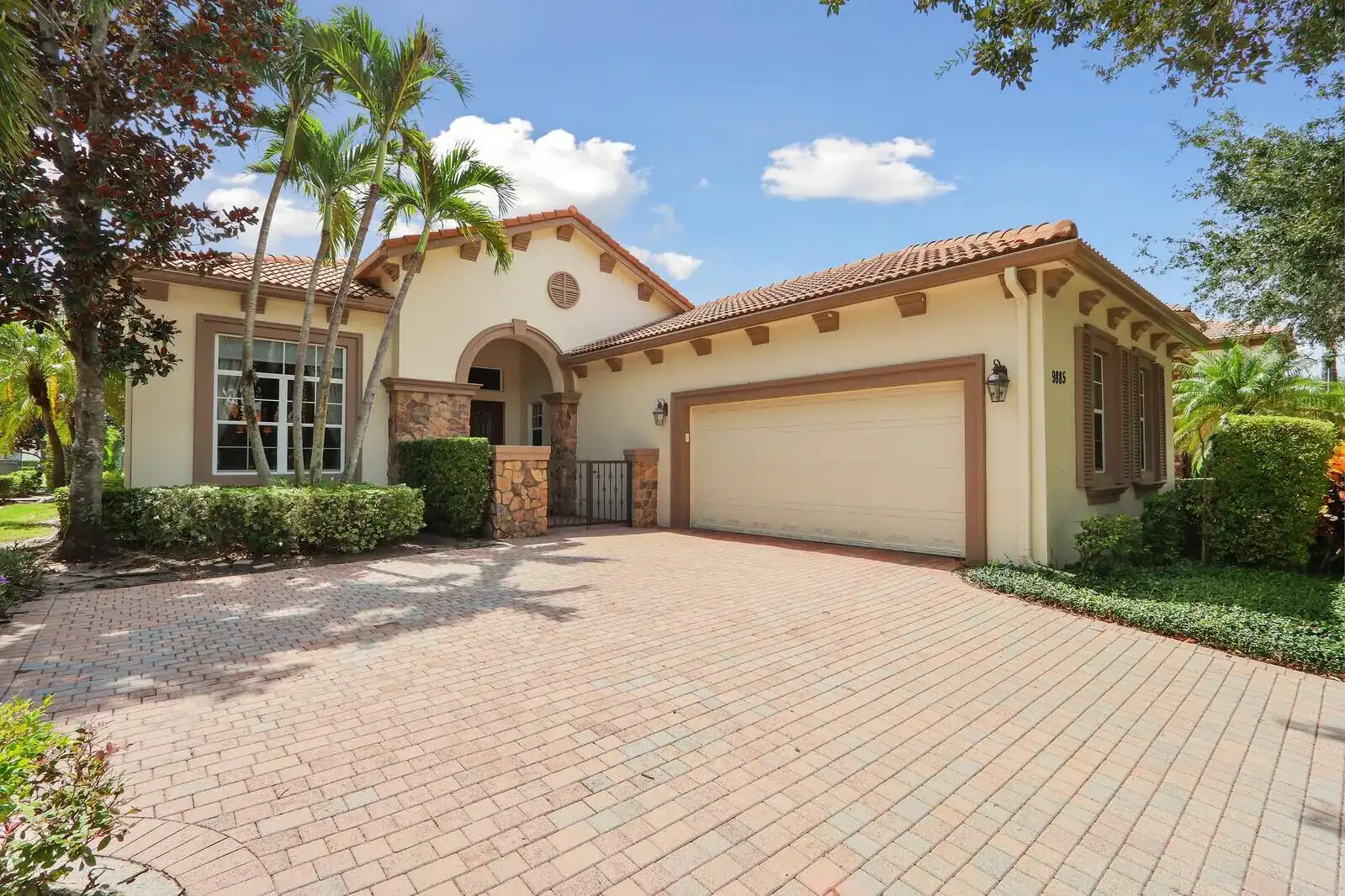 9885 SW TORRIENTE Lane, Port St. Lucie FL 34986