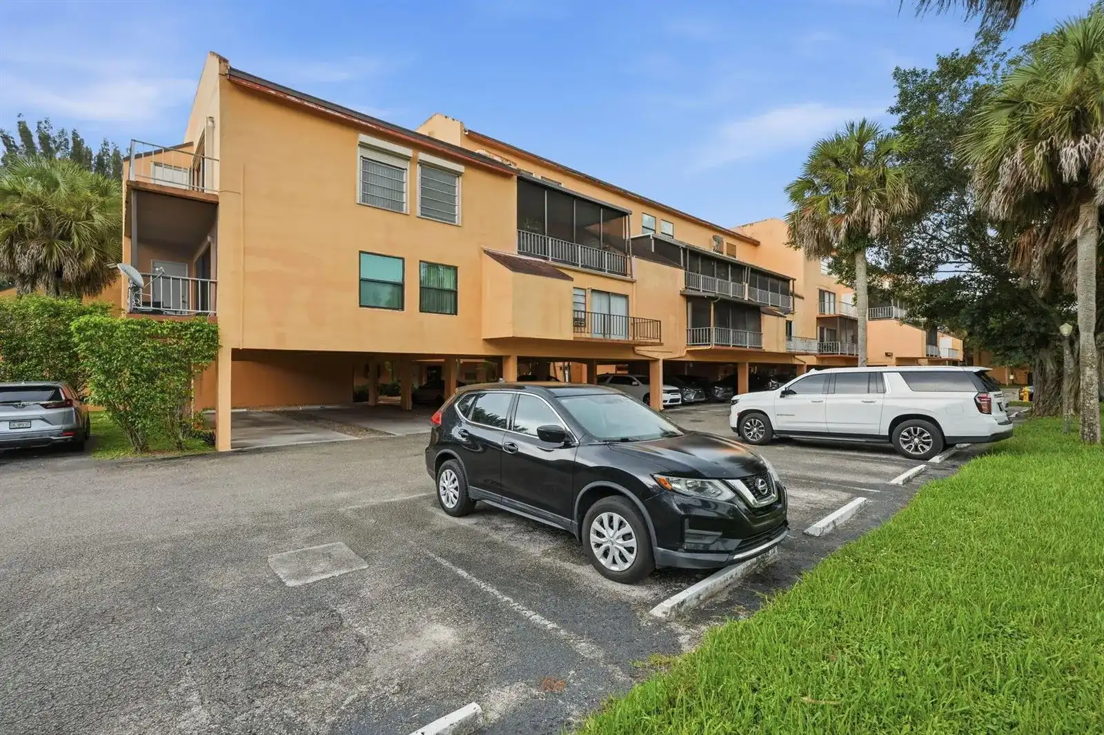 430 COMMODORE Drive # 314, Plantation FL 33325